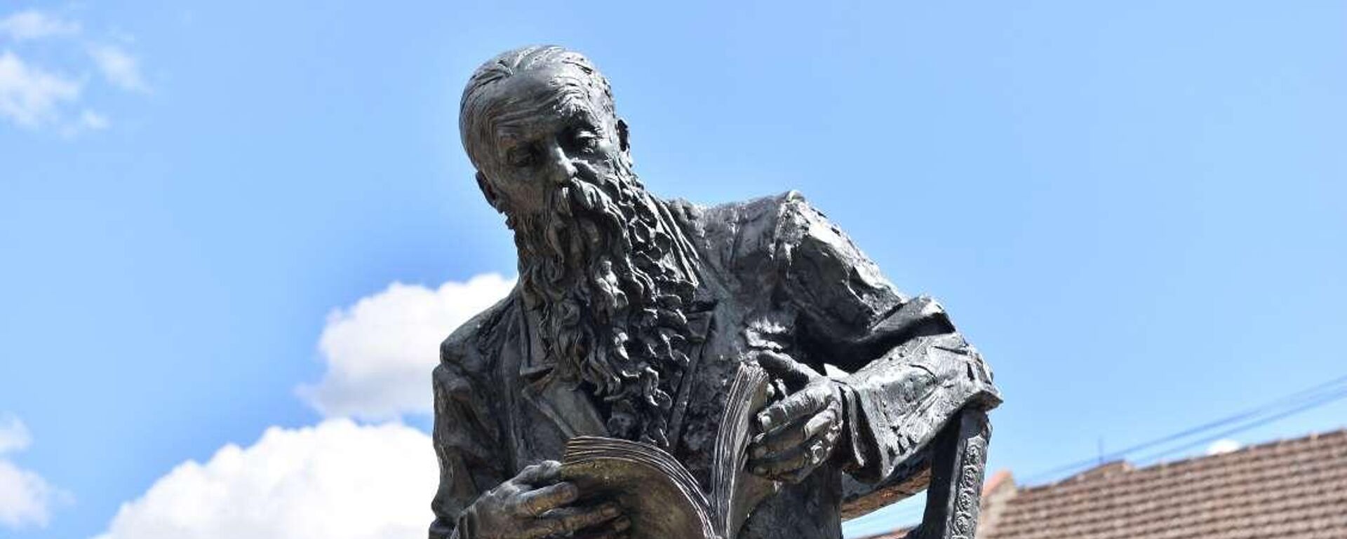 U Vršcu otkriven spomenik čuvenom ruskom slavisti Nikiti Tolstoju. - Sputnik Srbija, 1920, 15.04.2023