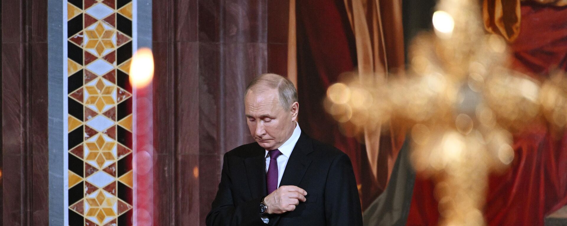 Владимир Путин у храму Христа Спаситеља - Sputnik Србија, 1920, 16.04.2023