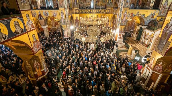 Vaskršnja liturgija u Hramu Hristovog vaskrsenja u Podgorici - Sputnik Srbija