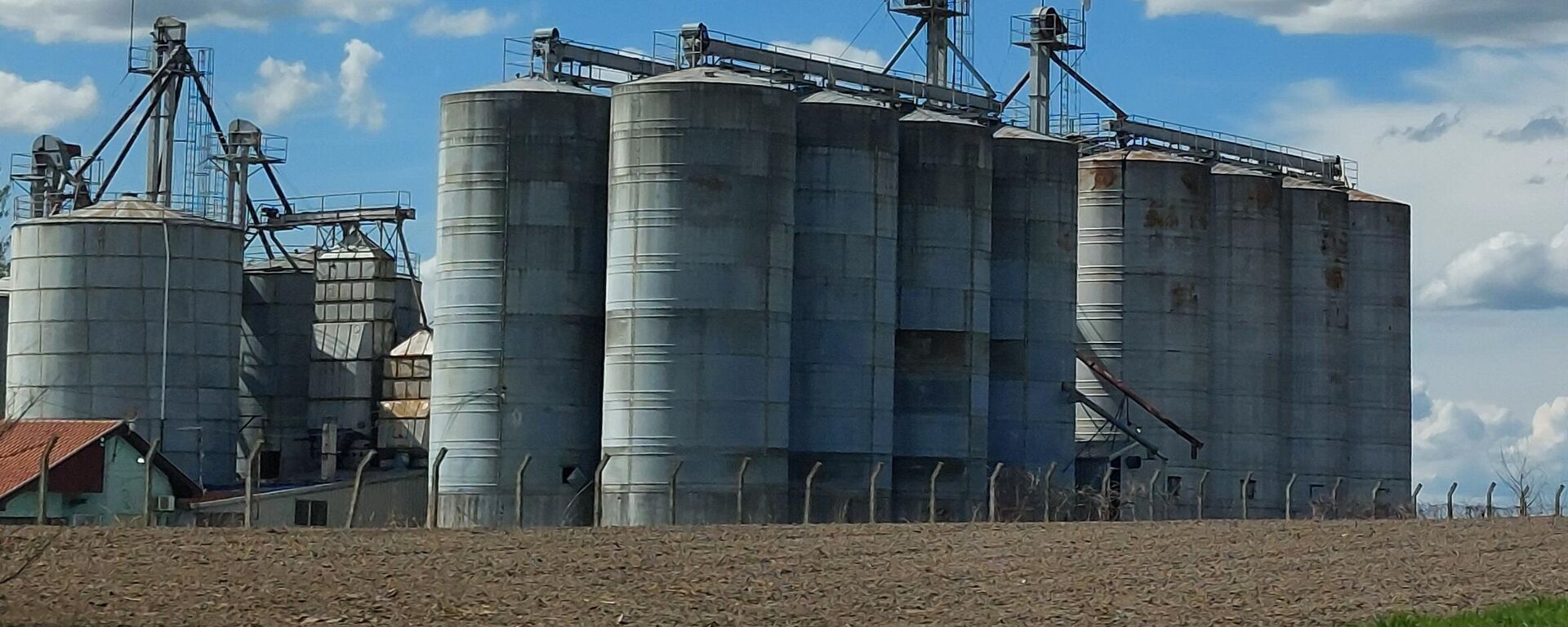 Silosi za žitarice u Banatu - Sputnik Srbija, 1920, 25.03.2025