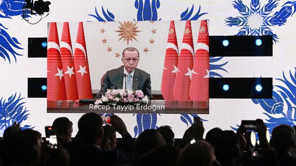 Obraćanje Erdogana video-linkom na ceremoniji obeležavanja isporuke nuklearnog goriva nuklearnoj elektrani Akuju - Sputnik Srbija