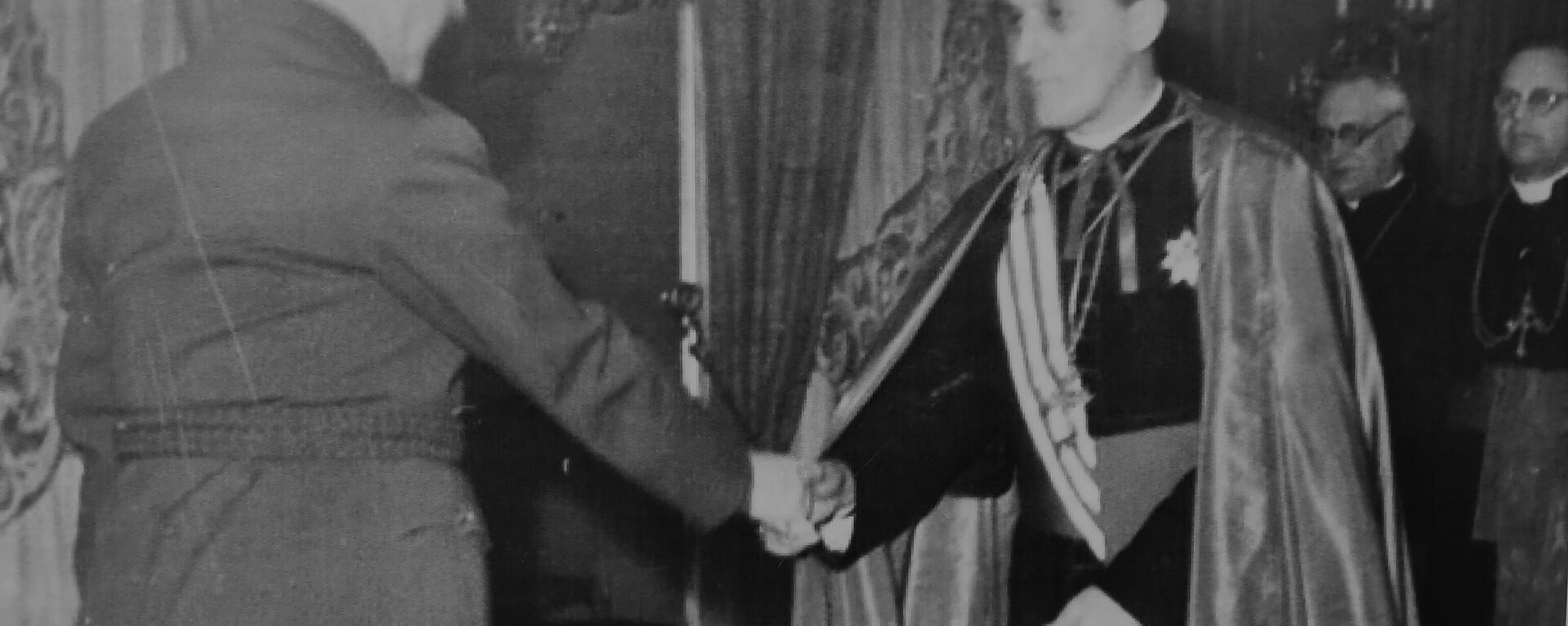 Анте Павелић и Алојзије Степинац 1941. на фотографији изложеној током конференције о Јасеновцу - Sputnik Србија, 1920, 20.09.2023