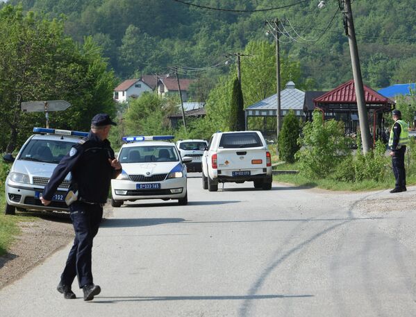 Полицијске снаге након хапшења осумњиченог за масакр у околини Младеновца - Sputnik Србија