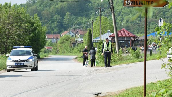 Raskrsnica u selu Vinjište u kome je uhapšen osumnjičeni za masakr u okolini Mladenovca - Sputnik Srbija