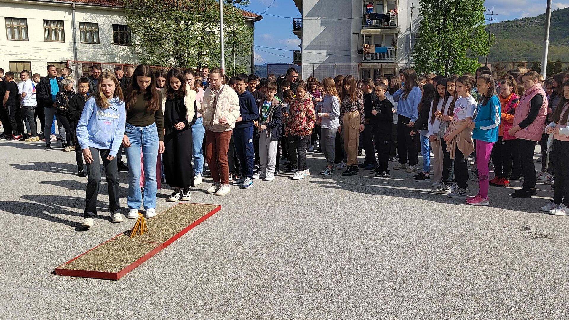 Obeležen dan žalosti u Kosovskoj Mitrovici i Zvečanu - Sputnik Srbija, 1920, 05.05.2023