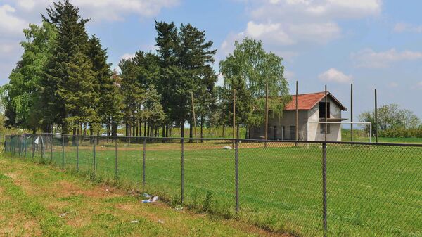 Фудбалско игралиште у селу Мало Орашје - Sputnik Србија