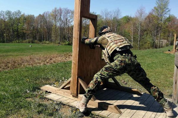 Такмичење Најбољи ратник у САД на ком је победио припадник 72. бригаде за специјалне операције Војске Србије водник прве класе Иван Јеремић  - Sputnik Србија