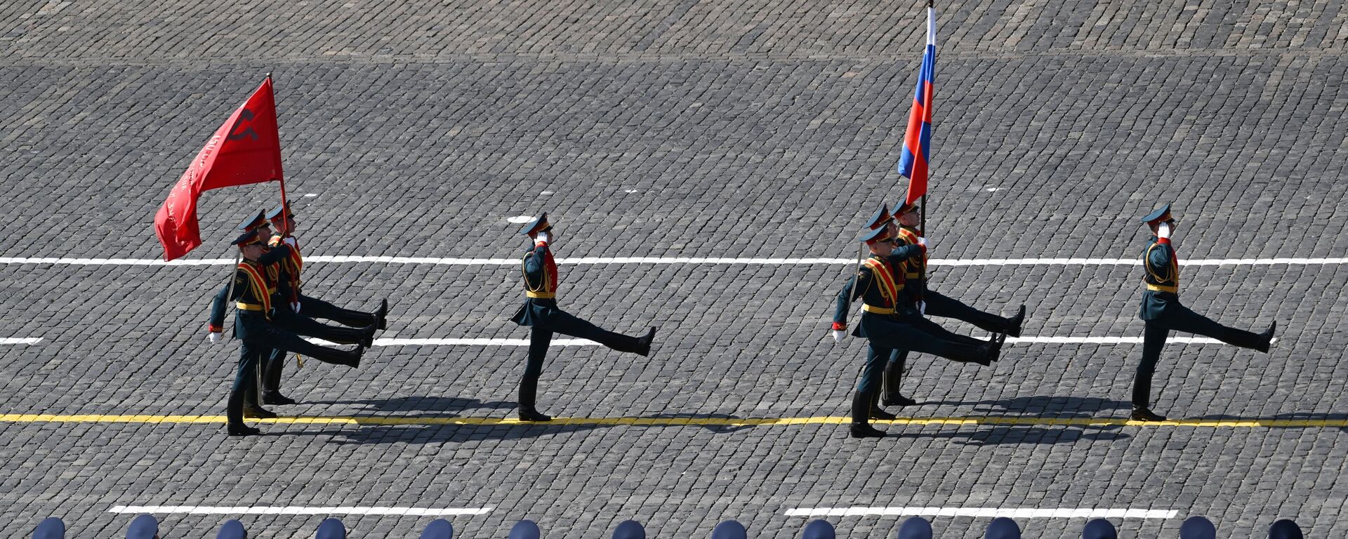 самолеты на параде в латвии