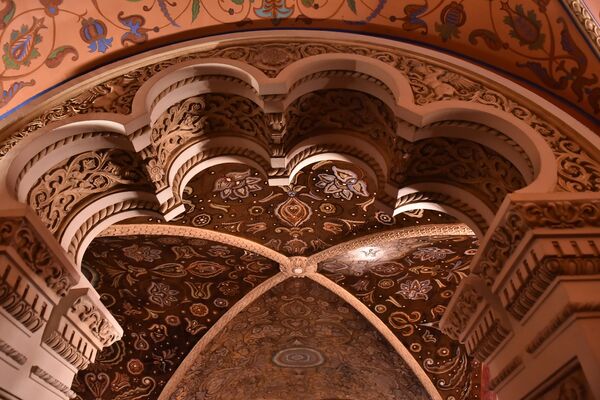 Задивљујућа декорација таванице у сутерену Краљевског двора на Дедињу. - Sputnik Србија