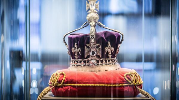 Replika krune britanske kraljice Elizabete - kraljice majke - Sputnik Srbija
