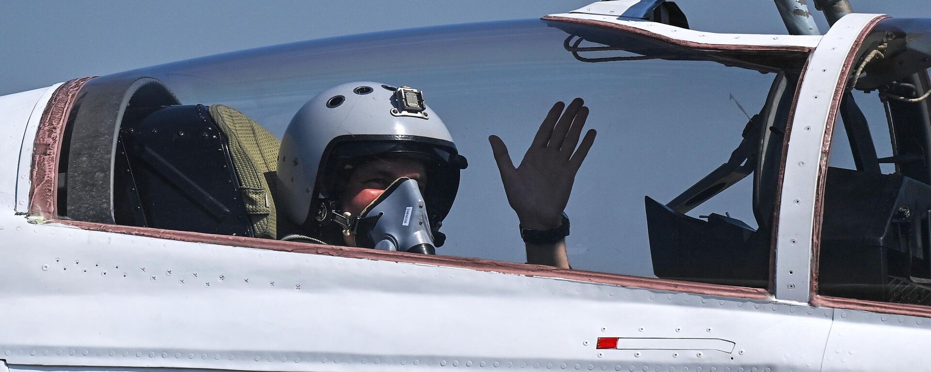 Pilot istrebitelя MiG-29 pilotažnoй gruppы Striži  - Sputnik Srbija, 1920, 21.04.2025