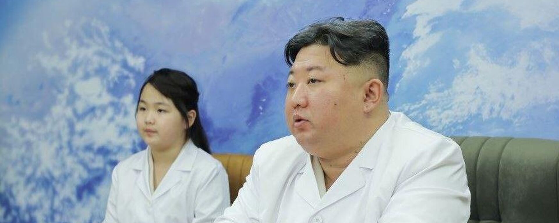 Ким Џонг Ун са ћерком - Sputnik Србија, 1920, 17.05.2023