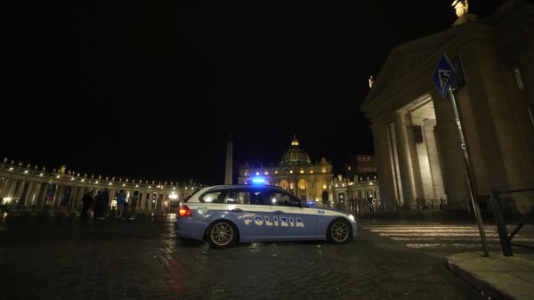 Инцидент у Ватикану приликом ког се мушкарац аутомобилом пробио до Апостолске палате - Sputnik Србија