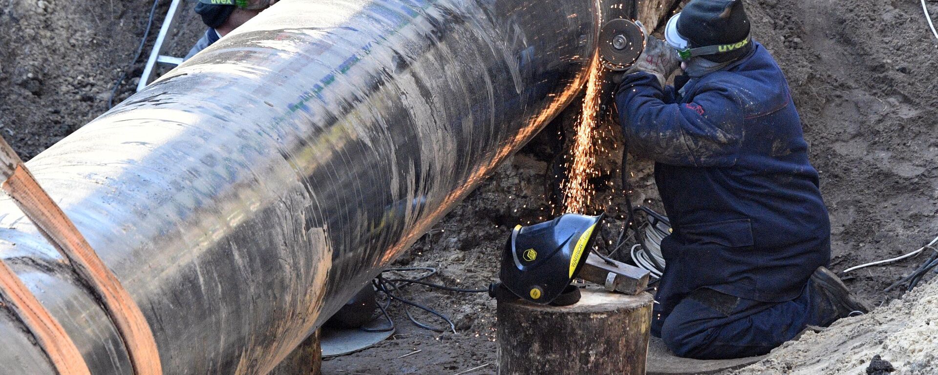 Izgradnja naftovoda - Sputnik Srbija, 1920, 15.10.2025