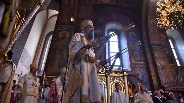 Патријарх Порфирије служи архијерејску литургију у Везнесењској цркви поводом Спасовдана - Sputnik Србија