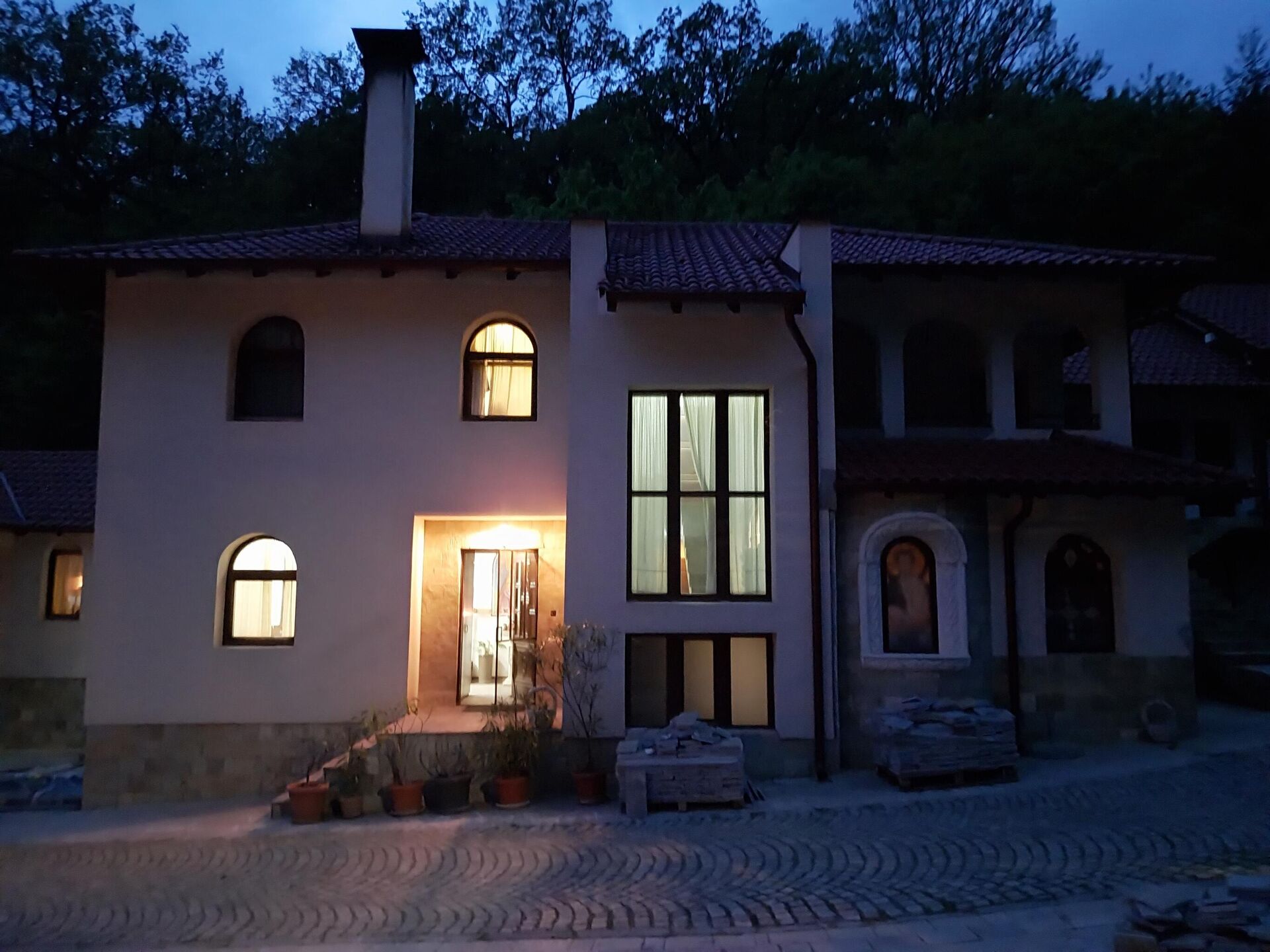 Манастир Драганац, зграда кухиње и зимска капела - Sputnik Србија, 1920, 26.05.2023