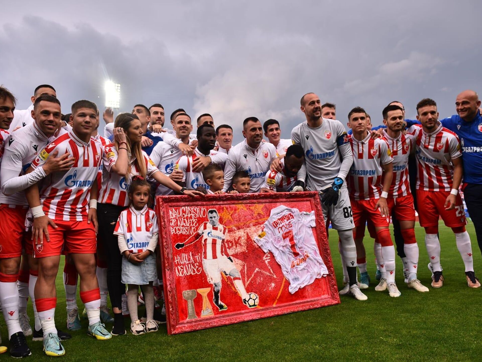 Crvena zvezda spektakularno slavi titulu šampiona Srbije