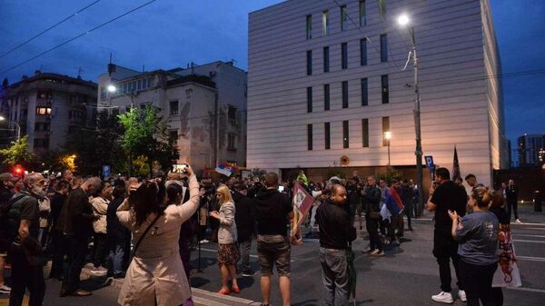Протест испред амбасаде Немачке у Београду - Sputnik Србија