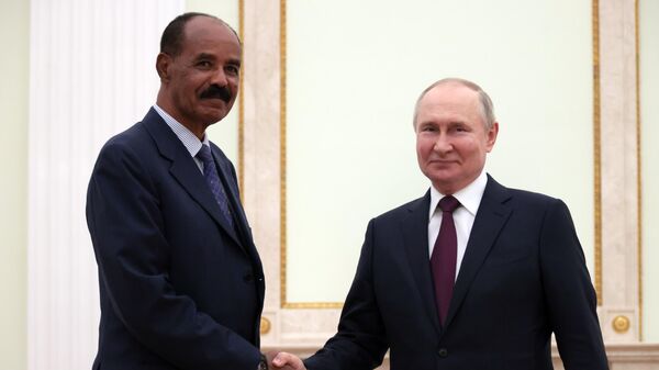 Predsednik Rusije Vladimir Putin i predsednik Eritreje Isajas Afeverki u Kremlju - Sputnik Srbija