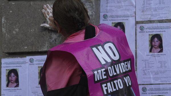 Протест у Мексико Ситију због великог броја несталих особа. - Sputnik Србија