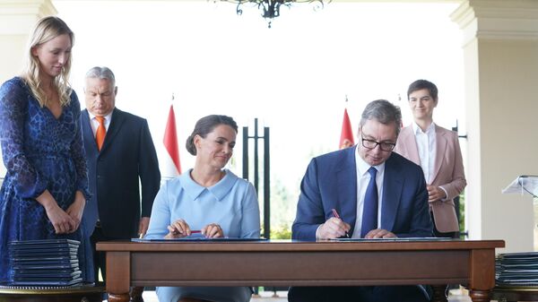  Србија и Мађарска на Палићу потписале више споразума који ће обезбедити даље јачање сарадње - Sputnik Србија
