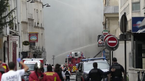Експлозија и пожар у Паризу - Sputnik Србија