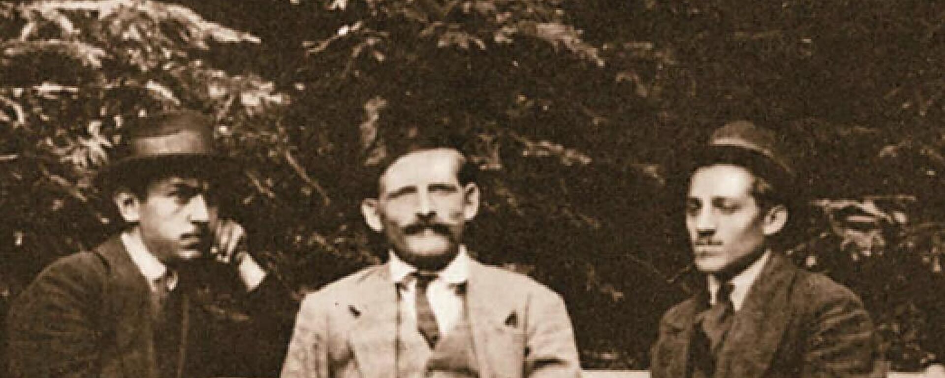 Trifko Grabež, Đuro Šarac i Gavrilo Princip na Kalemegdanu, maj 1914 - Sputnik Srbija, 1920, 22.06.2023