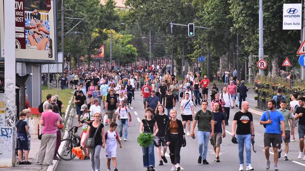 Učesnici protesta „Srbija protiv nasilja“ u Beogradu - Sputnik Srbija