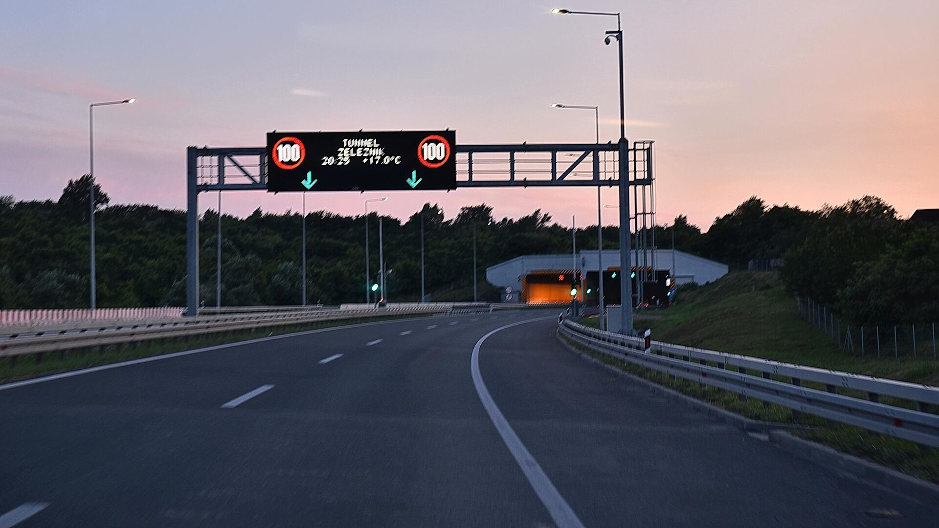 В трех туннелях на Объезды вокруг Белграда снижают скорость транспортных средств
