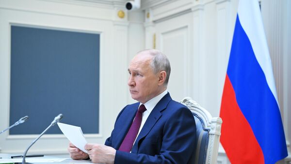 Predsednik Rusije Vladimir Putin na onlajn samitu zemalja ŠOS - Sputnik Srbija