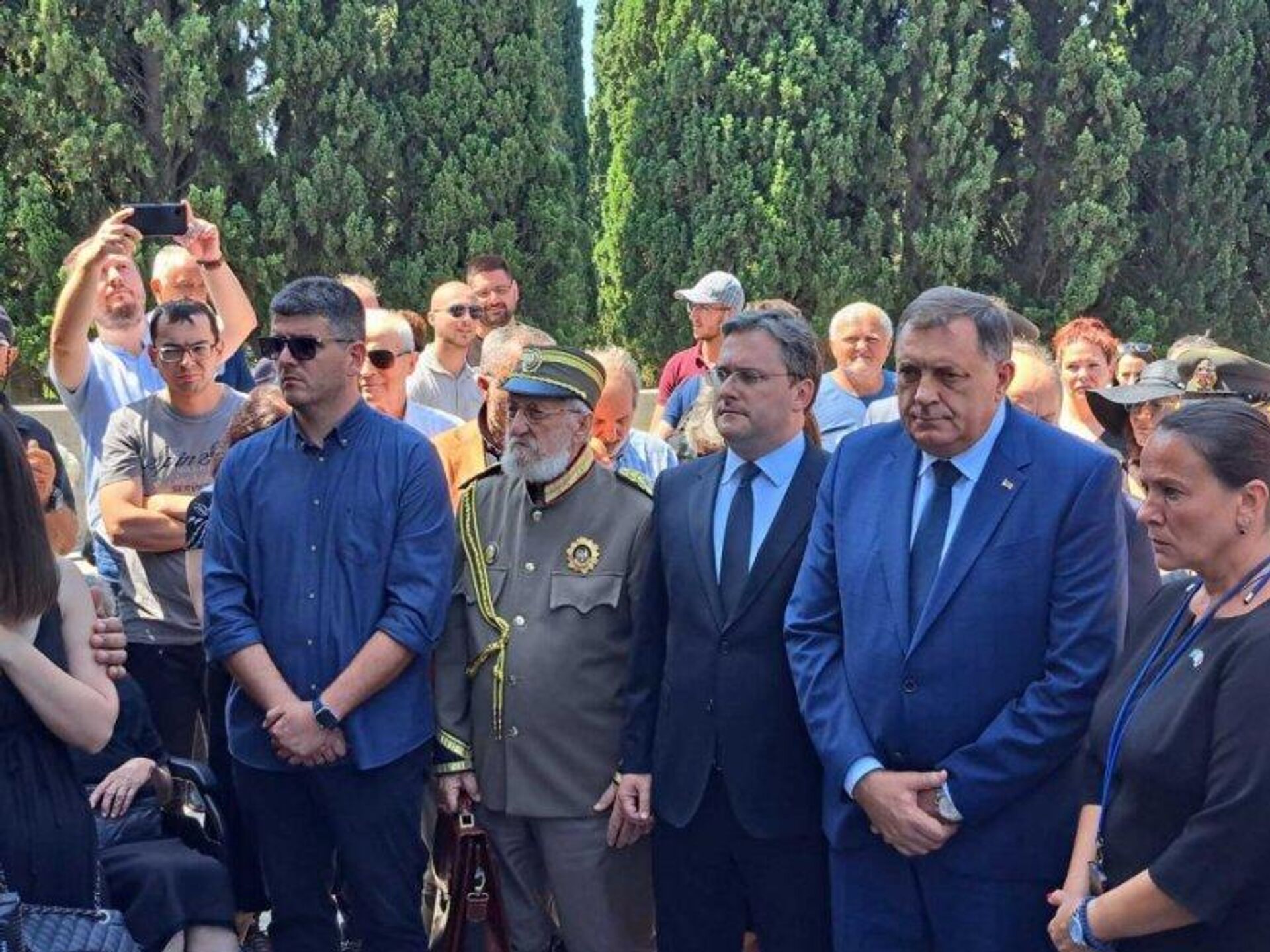 Nikola Selaković i Milorad Dodik na sahrani Đorđa Mihailovića u Solunu - Sputnik Srbija, 1920, 06.07.2023