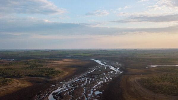 Zbog suše u Urugvaju milioni građana te zemlje ostali su bez tekuće pijaće vode. - Sputnik Srbija