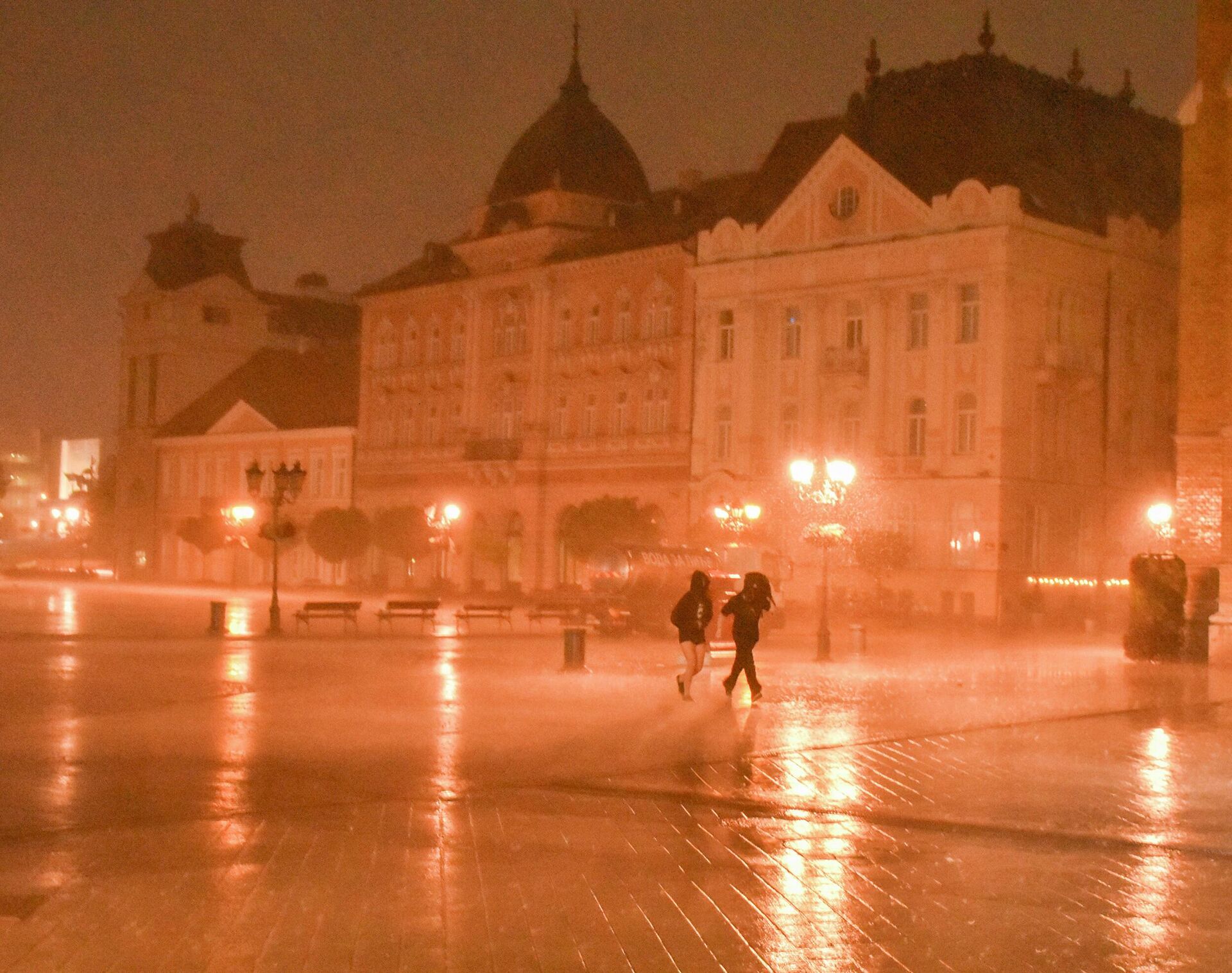 Jaka kiša u Novom Sadu - Sputnik Srbija, 1920, 22.07.2023