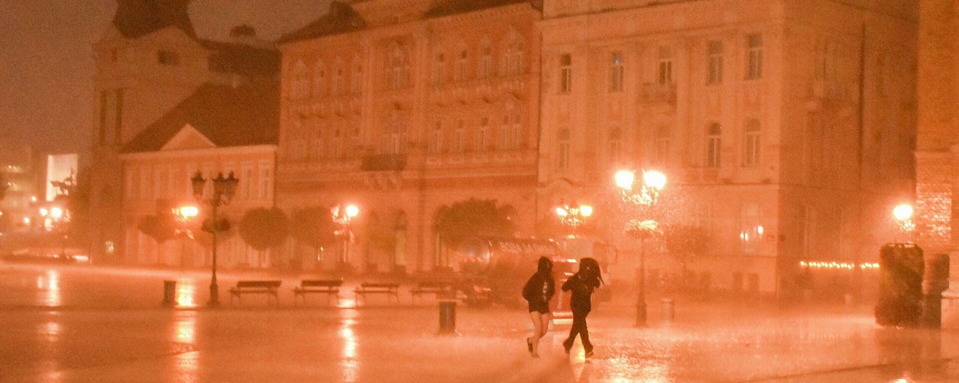 Jaka kiša u Novom Sadu - Sputnik Srbija, 1920, 22.07.2023