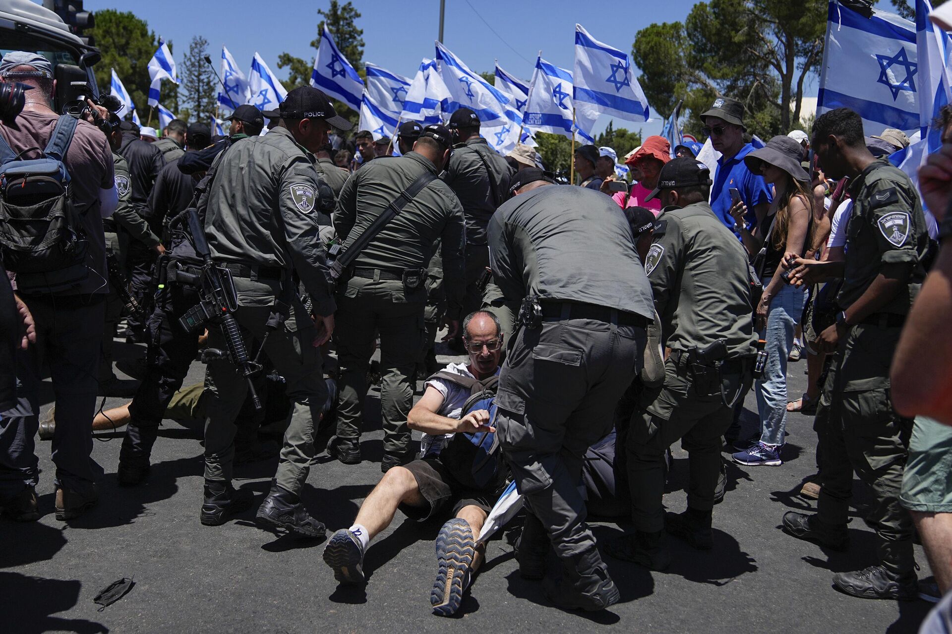 Neredi ispred Kneseta u Jerusalimu - Sputnik Srbija, 1920, 24.07.2023