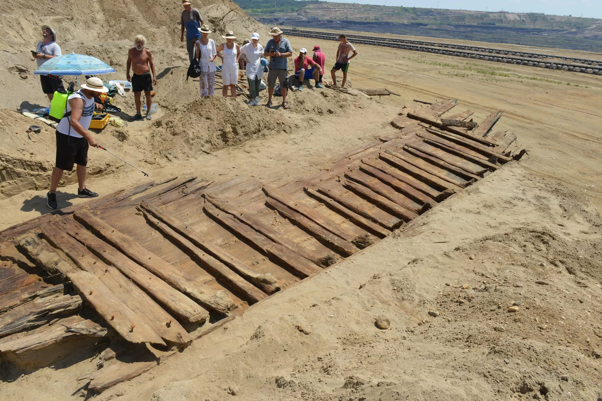 Након два дана рада остаци добро очуване олупине брода су у потпуности ископани - Sputnik Србија, 1920, 27.07.2023