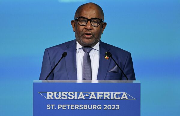 У обраћању на самиту председник Афричке уније и председник Уније Коморских острва Азали Асумани позвао је на миран суживот Русије и Украјине. - Sputnik Србија