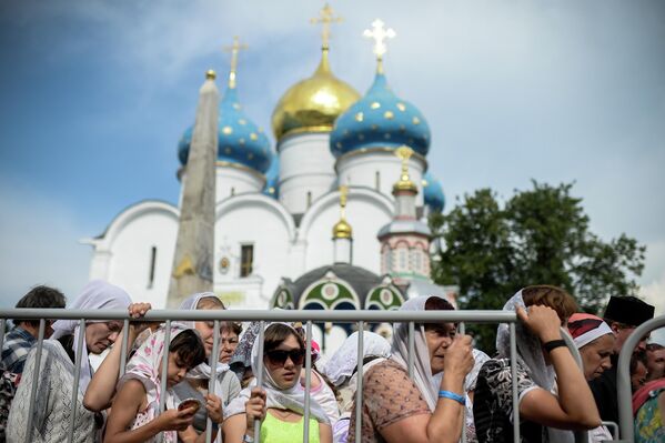 Trojice-Sergijeva lavra je najvažniji ruski pravoslavni manastir i duhovni centar Ruske pravoslavne crkve. Nalazi se u gradu Sergijevu Posadu, oko 70 km  severoistočno od Moskve na putu za Jaroslavlj. - Sputnik Srbija