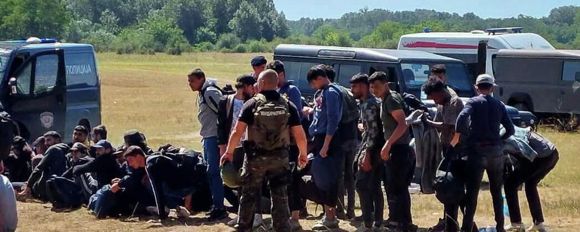 U akciji MUP-a kod granice sa Mađarskom otkriveno 300 ilegalnih migranata. - Sputnik Srbija, 1920, 01.08.2023
