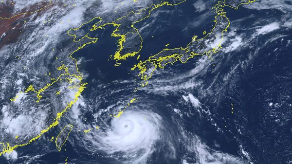 Сателитски снимак тајфуна Канун који се обрушио на Окинаву - Sputnik Србија