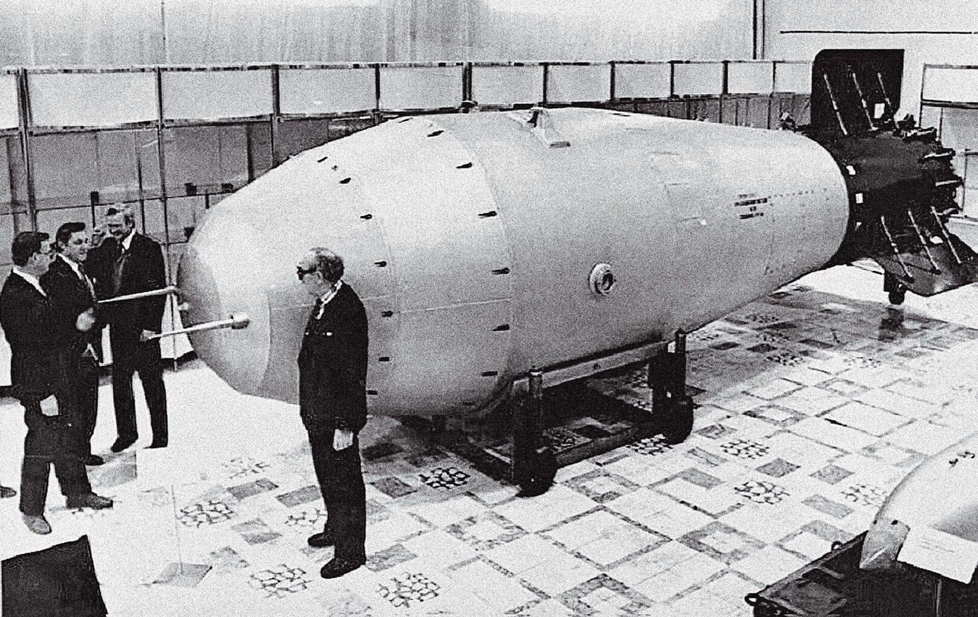 Најјача икада направљена бомба - Совјетска термонуклеарна Цар бомба, РН 602, дуга 8 метара и тешка 27 тона изазвала је експлозију од 50 мегатона  - Sputnik Србија, 1920, 03.08.2023