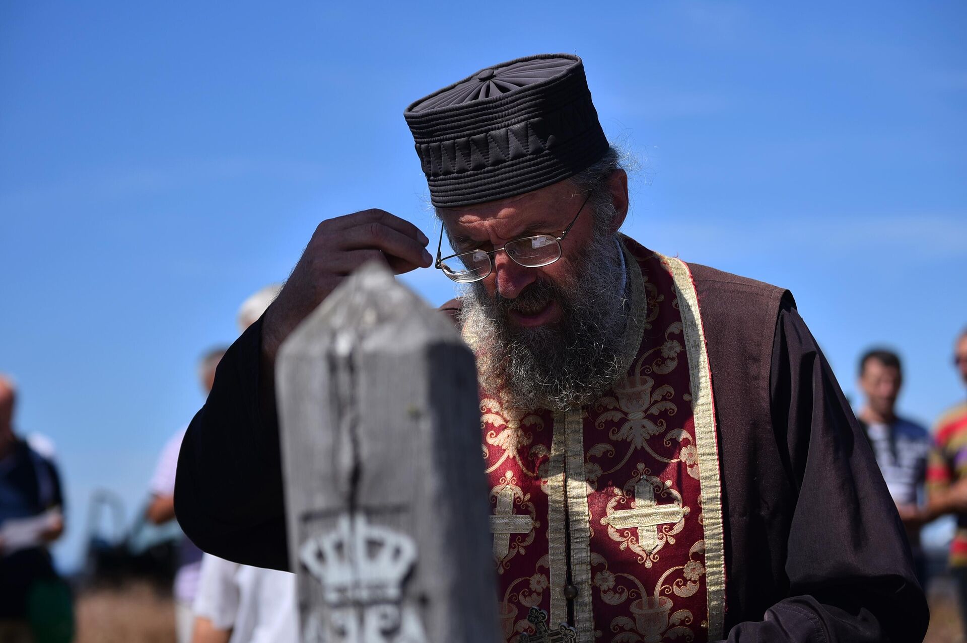 Otac Ljubinko Korićanac služi pomen nastradim u bici na Čemernu Otac Ljubinko Korićanac služi pomen nastradim u bici na Čemernu - Sputnik Srbija, 1920, 07.08.2023