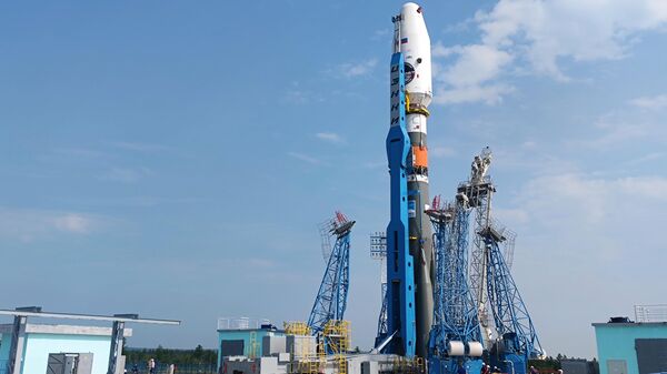 Ракета Сојуз 2.1б са станицом Луна 25 на лансерној рампи космодрома Восточни - Sputnik Србија