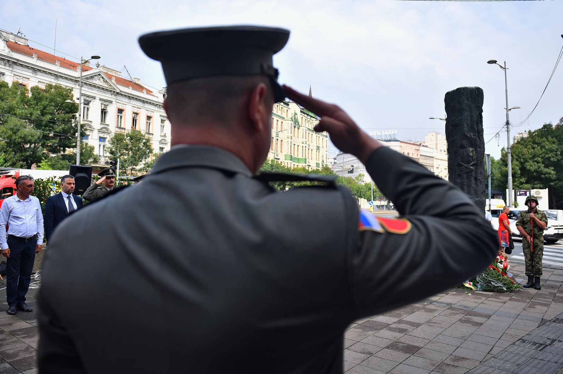 Odavanje počasti kod Spomenika obešenim rodoljubima na Terazijama Odavanje počasti kod Spomenika obešenim rodoljubima na Terazijama - Sputnik Srbija, 1920, 17.08.2023