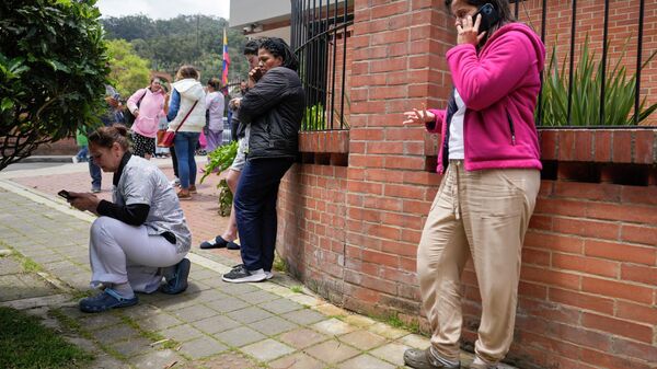 Građani Bogote izašli na ulice posle zemljotresa - Sputnik Srbija