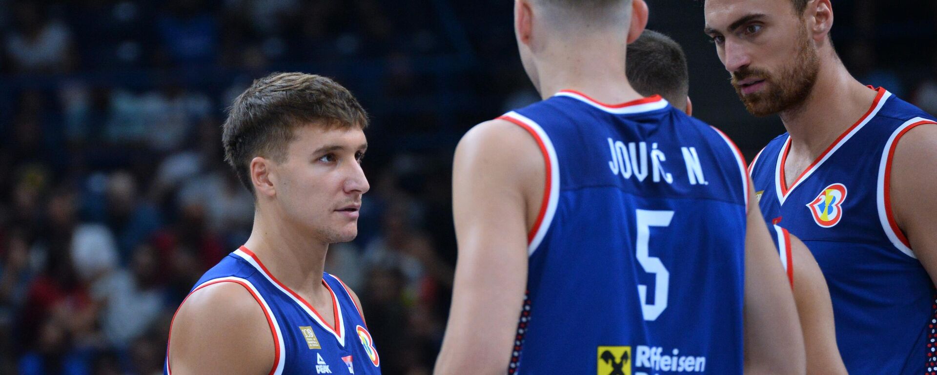 Капитен кошаркашке реперезентације Србије Богдан Богдановић са играчима - Sputnik Србија, 1920, 17.04.2025