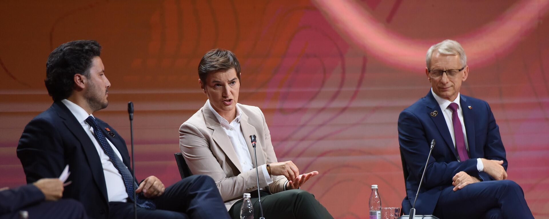 Ana Brnabić na panelu na forumu na Bledu Ana Brnabić na panelu na forumu na Bledu - Sputnik Srbija, 1920, 28.08.2023