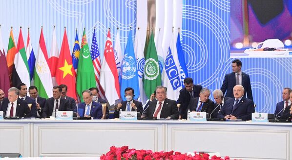 Председник Белорусије је 13. октобра наступао на шестој Конференцији о интеракцији и мерама за изградњу поверења у Азији (СМВДА).„Ширење сарадње у оквиру ОДКБ, ШОС и СВМДА може да постави снажан темељ како за успешан развој евроазијског простора, тако и за безбедност држава које учествују у овим организацијама“, рекао је Лукашенко.  - Sputnik Србија