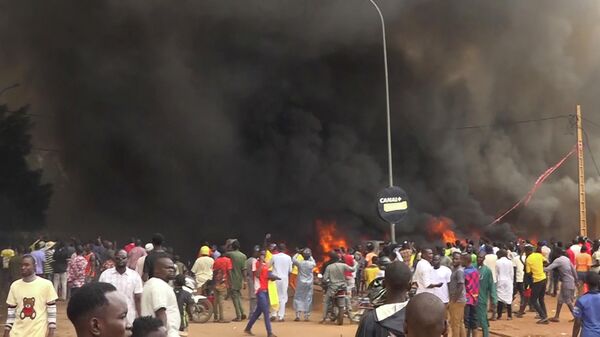 Protestuющie na demonstracii v Niamee, Niger - Sputnik Srbija