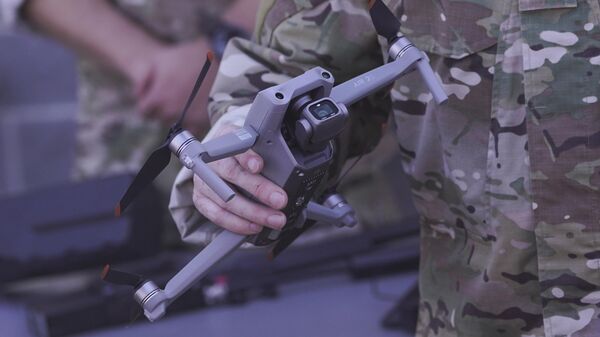 Američki vojnik sa dronom - Sputnik Srbija